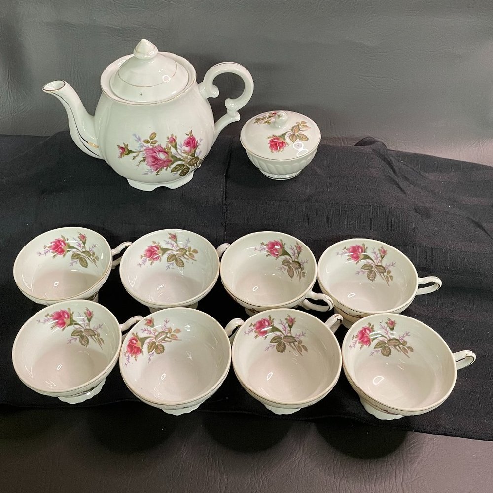 Fine China Japan "Bella Rose"  (1) Tea Pot, (1)Covered Sugar Dish, (8) Cups Thes